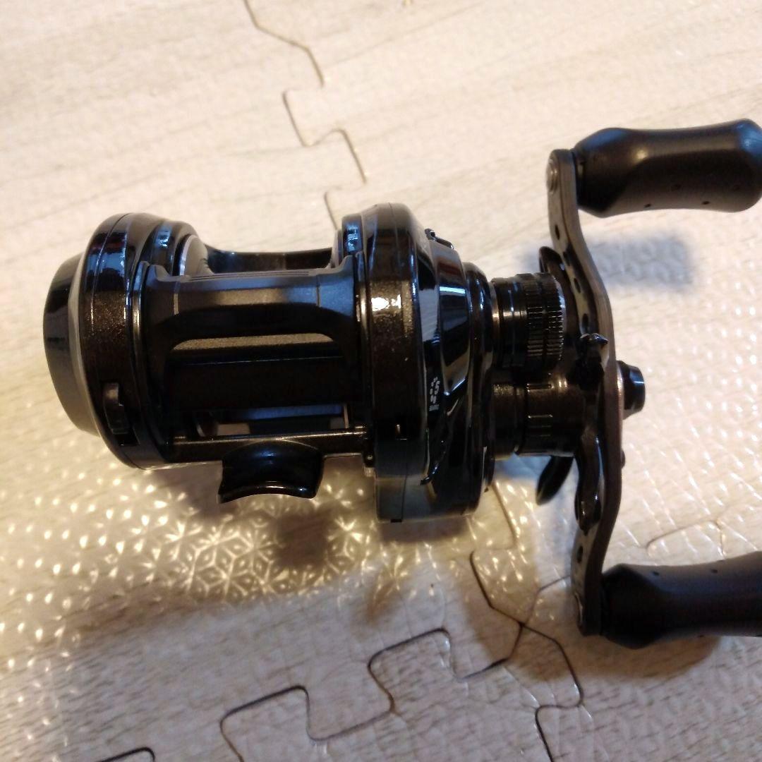 アブガルシア ロキサーニ8 右 ベイトリール abu