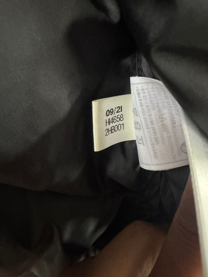 アディダス　ダウン　ロング　ロゴ　HI4658 ロングダウン