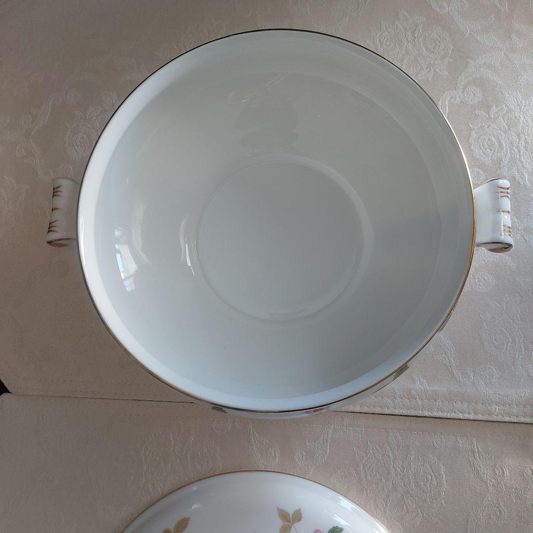 ウェッジウッドのスープポットです