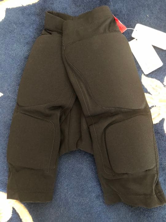 新品未使用　スノーボード　ウェアー　セット　キスマーク追加ニット帽　手袋　小物入