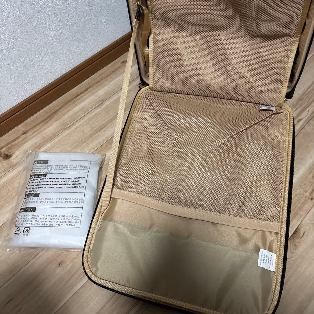 スワニー　キャリーバッグ　エナメル　黒　美品寄り　最安値