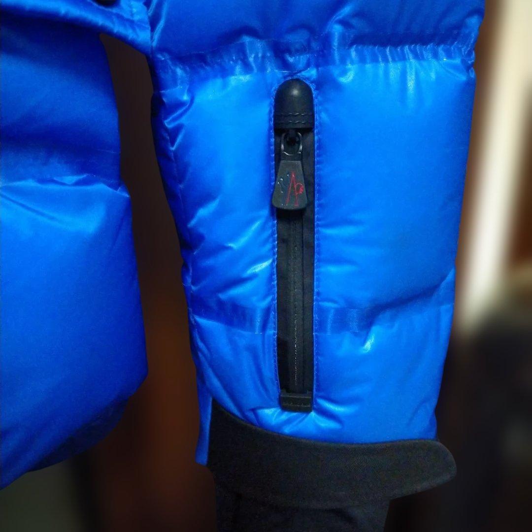 モンクレールグルノーブル ダウンジャケット