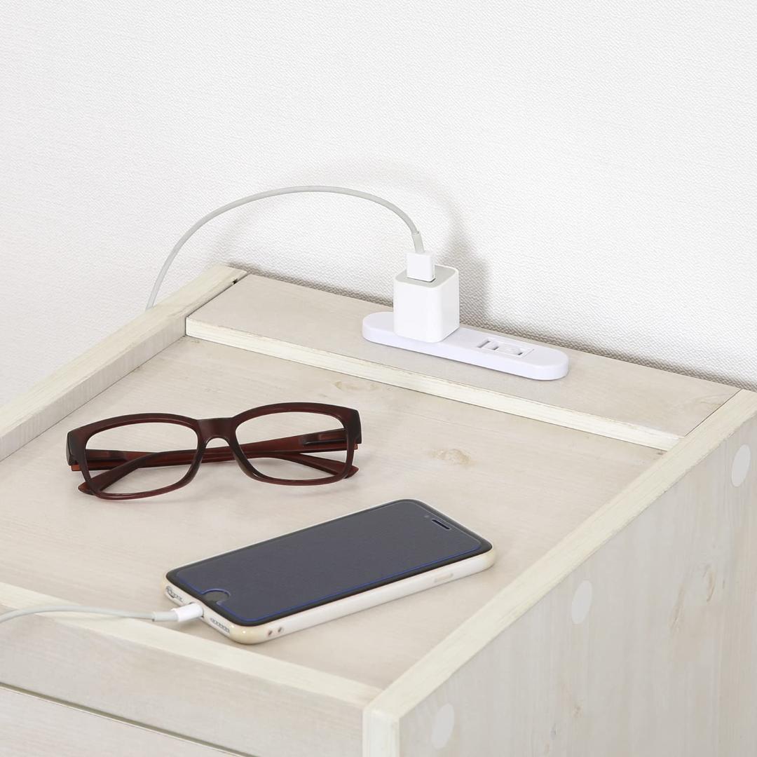 コンパクト＆多機能サイドテーブル - ベッドソファサイドに最適