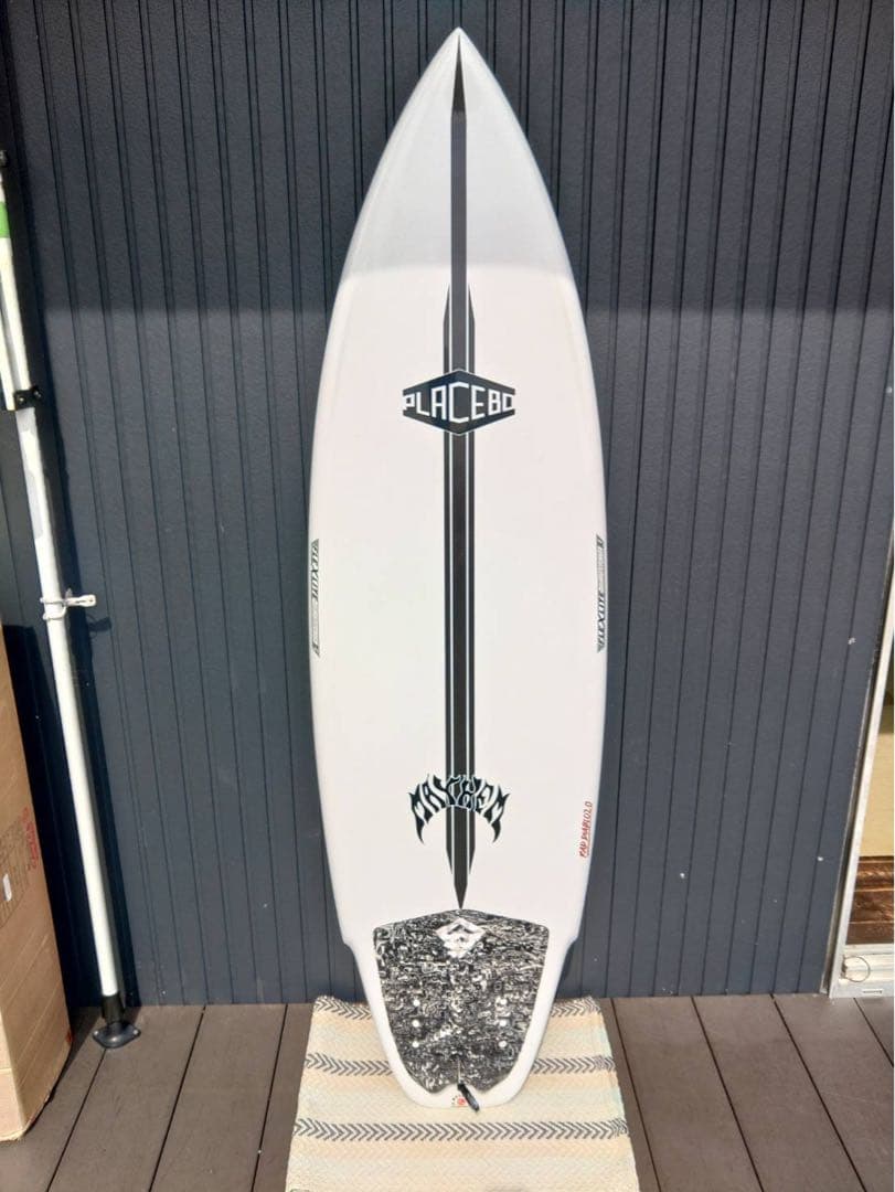 ケリ―スレ―タ―の直筆サイン入りボスタ―