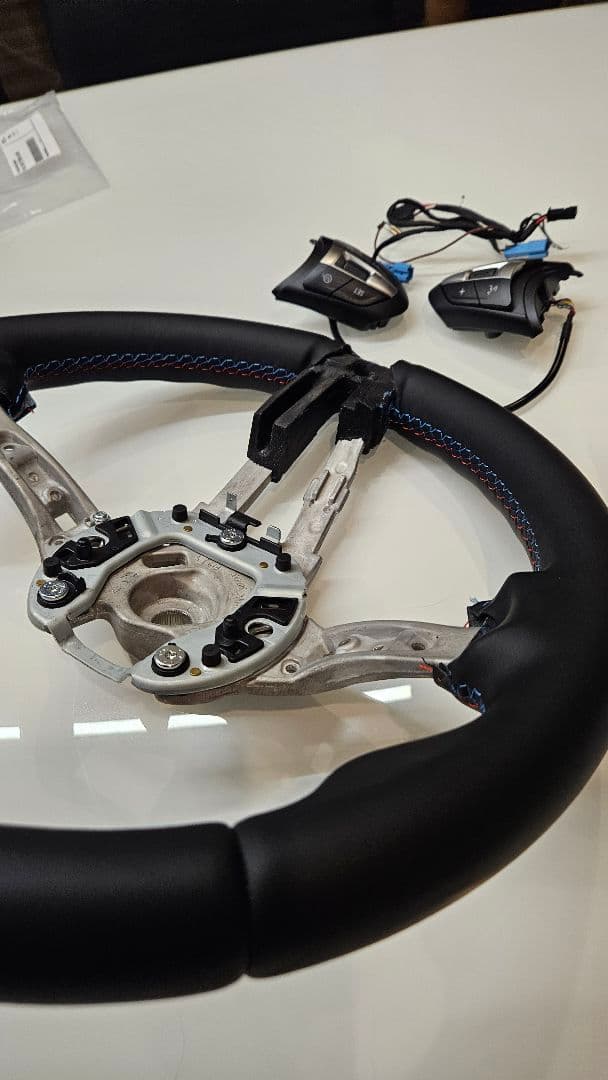 HEROページ　BMW　 F2X 　F3X 　Mステッチ　 新品