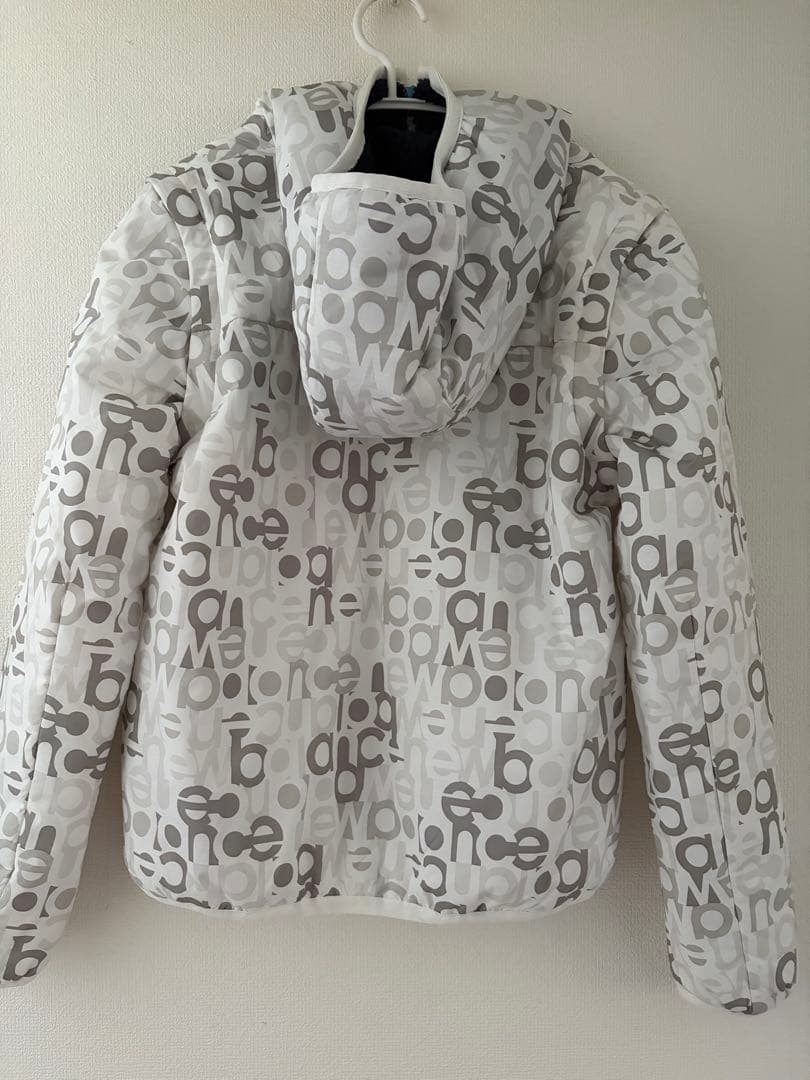 値下げ！！！ new balance ロゴプリントジャケット