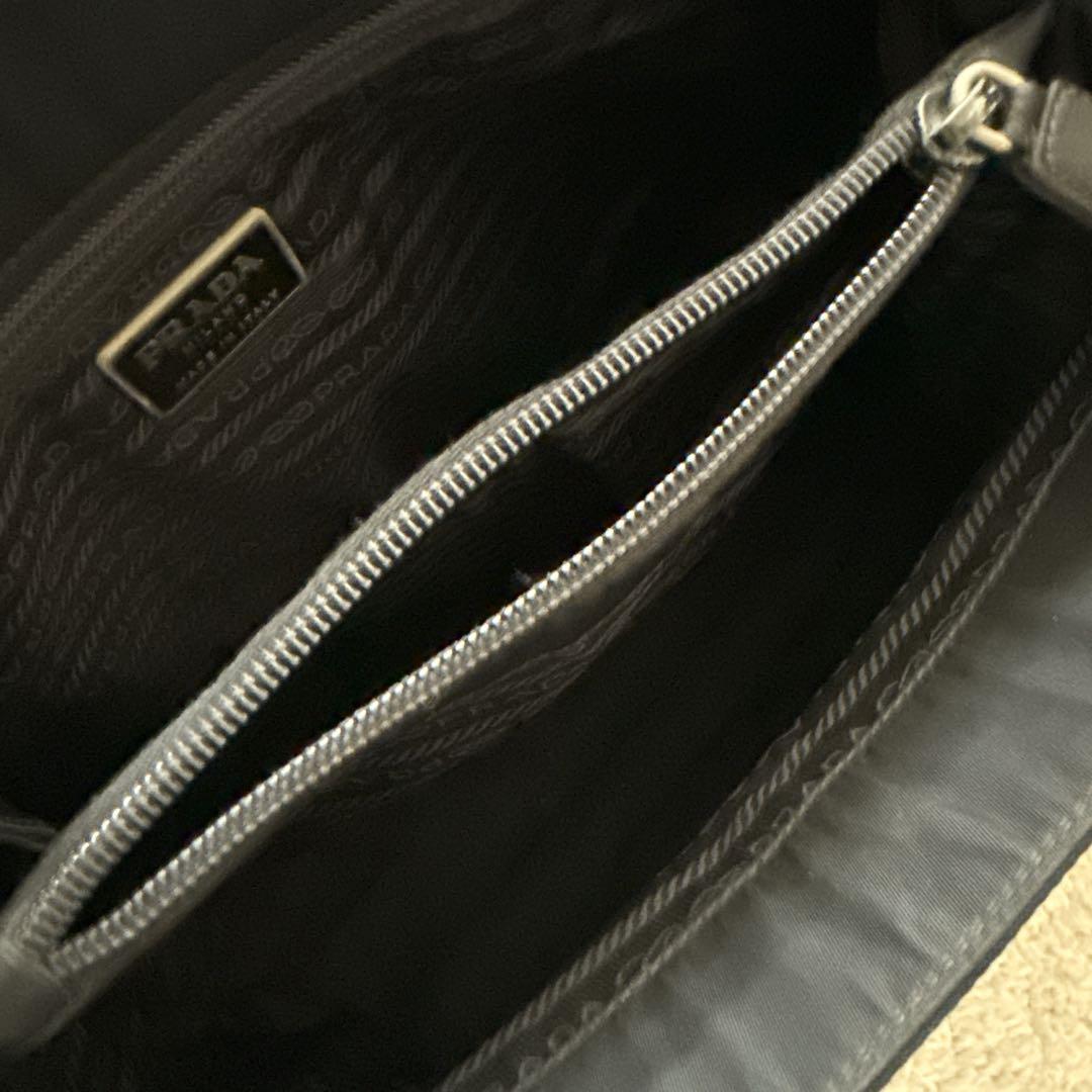 PRADA プラダ 三角ロゴプレート　トートバッグ