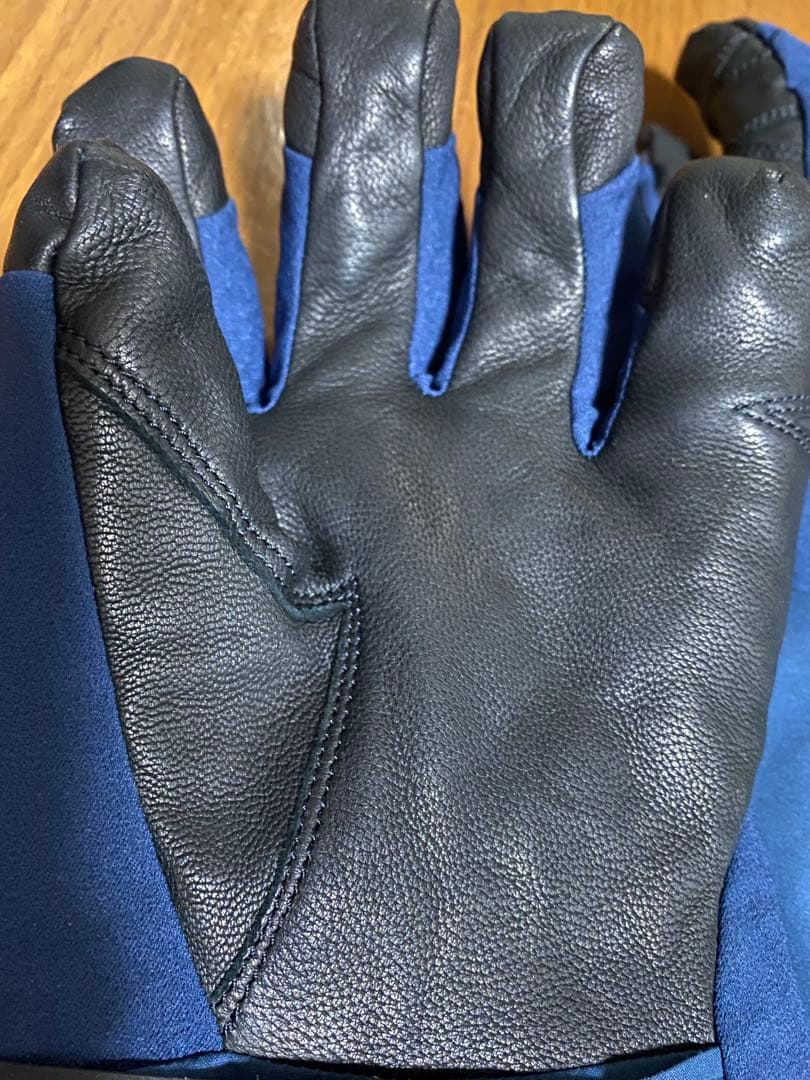 モンベルアルパイングローブインナー付ゴアテックス　山羊皮 サイズメンズMネイビー