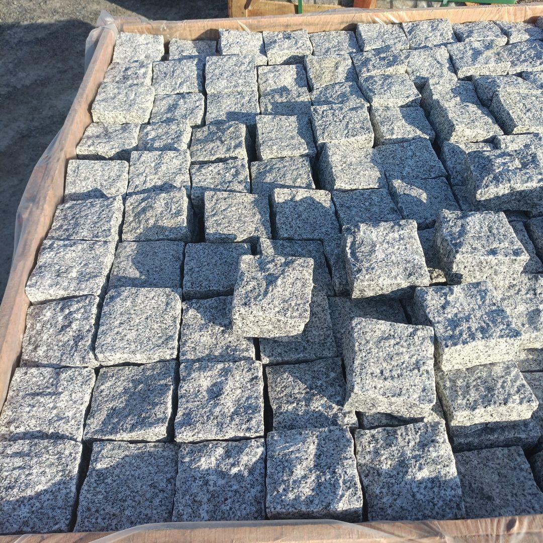 ベトナム産白半丁掛けピンコロ9✕9✕5センチ一箱1000個入り