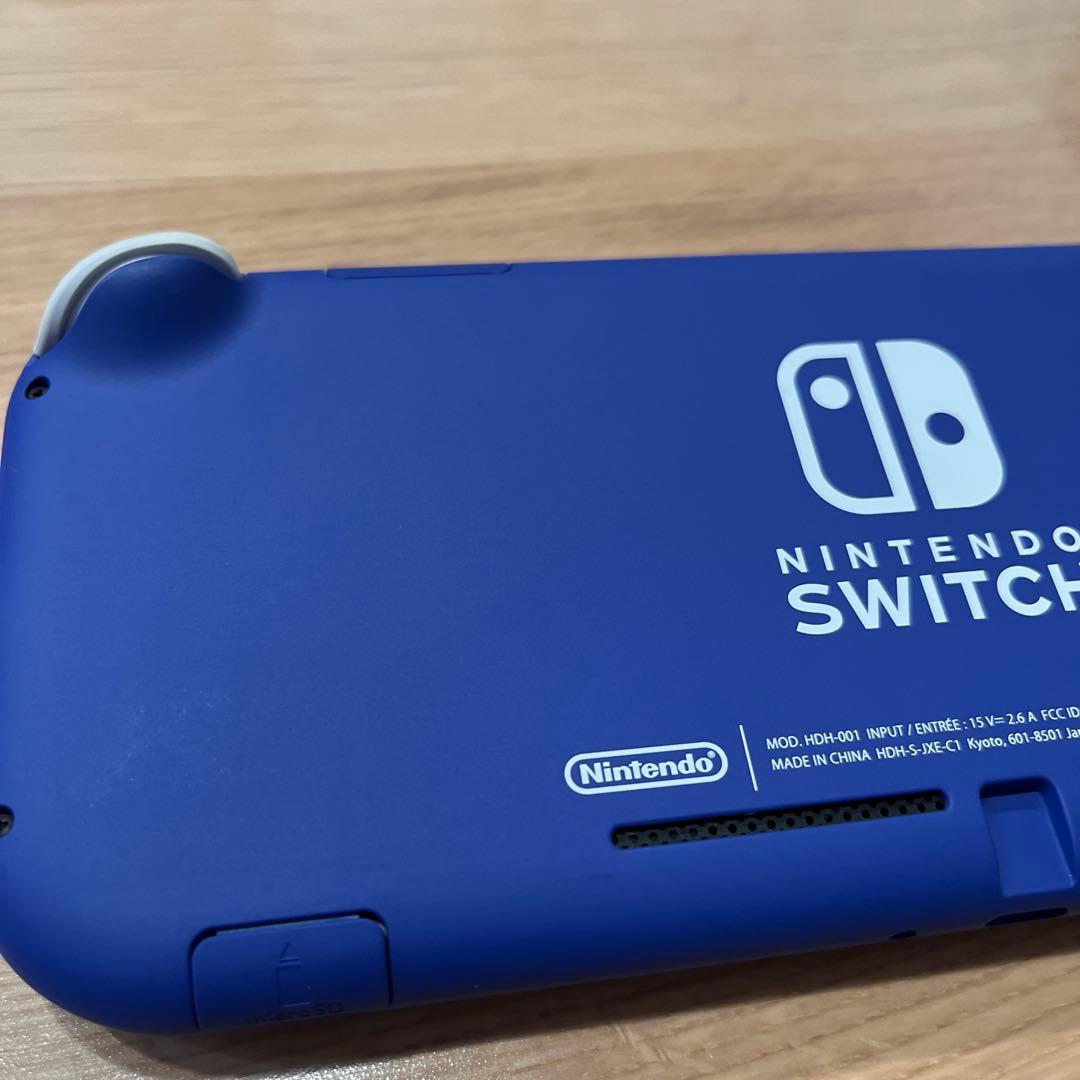 ニンテンドースイッチライト　スイッチライト　ブルー　シリコンカバー付き　ケース付