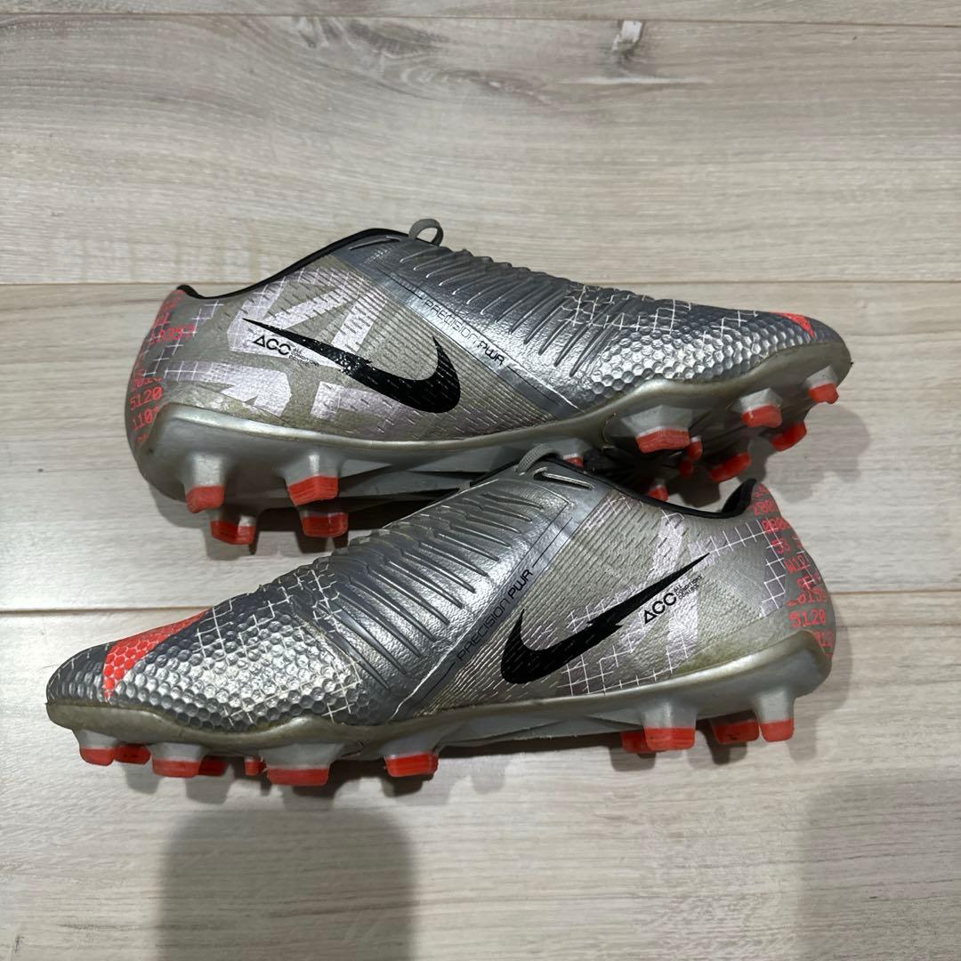ナイキ ファントムヴェノム FG