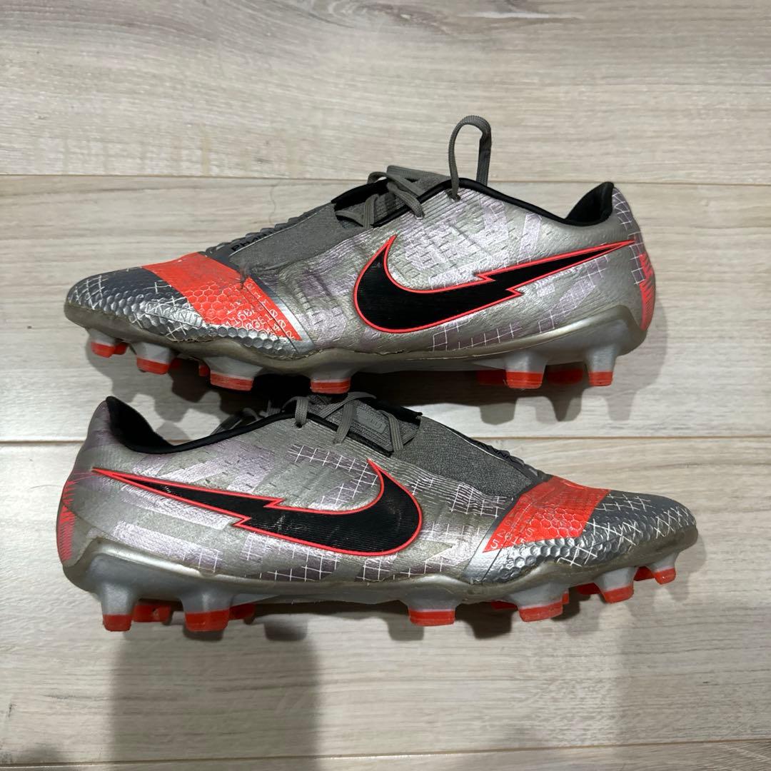 ナイキ ファントムヴェノム FG