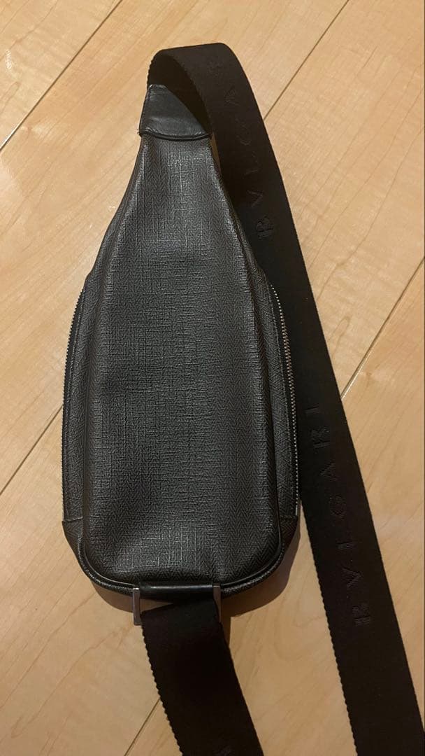 BVLGARI レザーボディバッグ ウィークエンド
