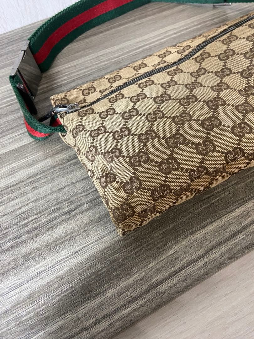 GUCCI ボディバッグ　ウエストポーチ　シェリーライン　GG柄　キャンバス