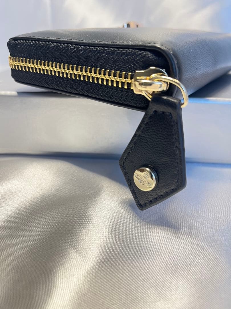 新品 Vivienne Westwood ブラック3色オーブ 長財布