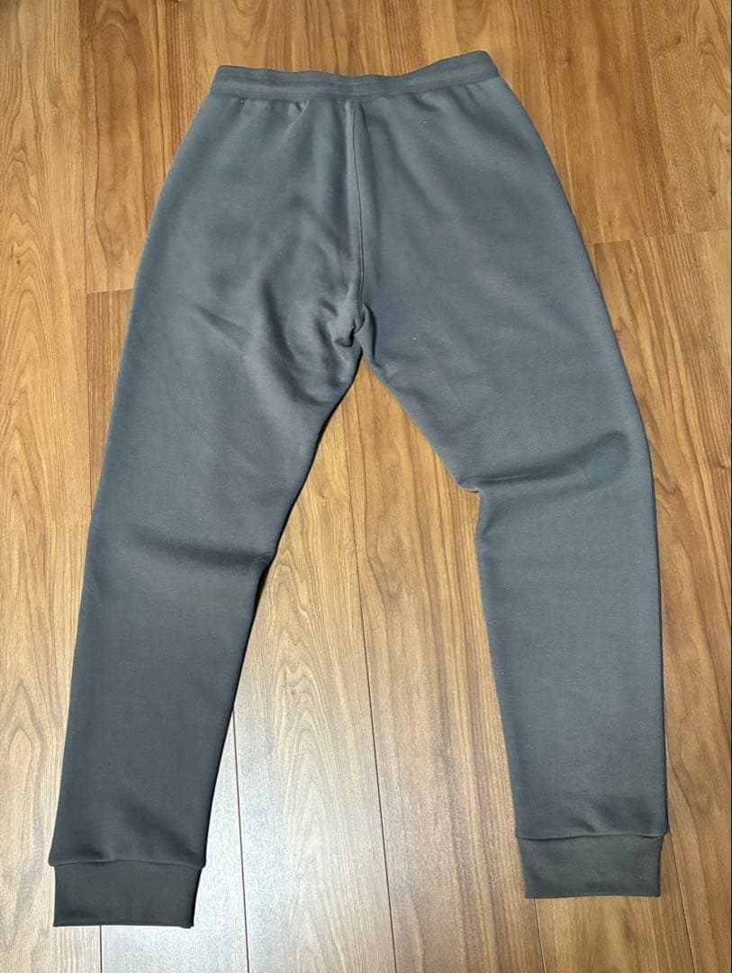 ★新品★ adidasバイエルン・ミュンヘン　エッセンシャルズパンツ　サッカー