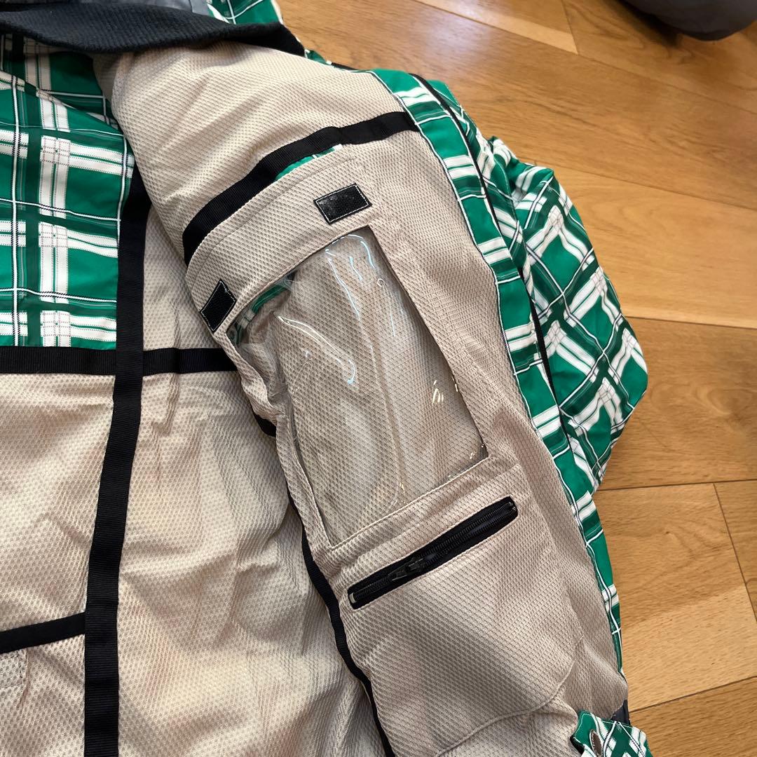 エスケープ　スノーボードウェア　チェック　サイズ