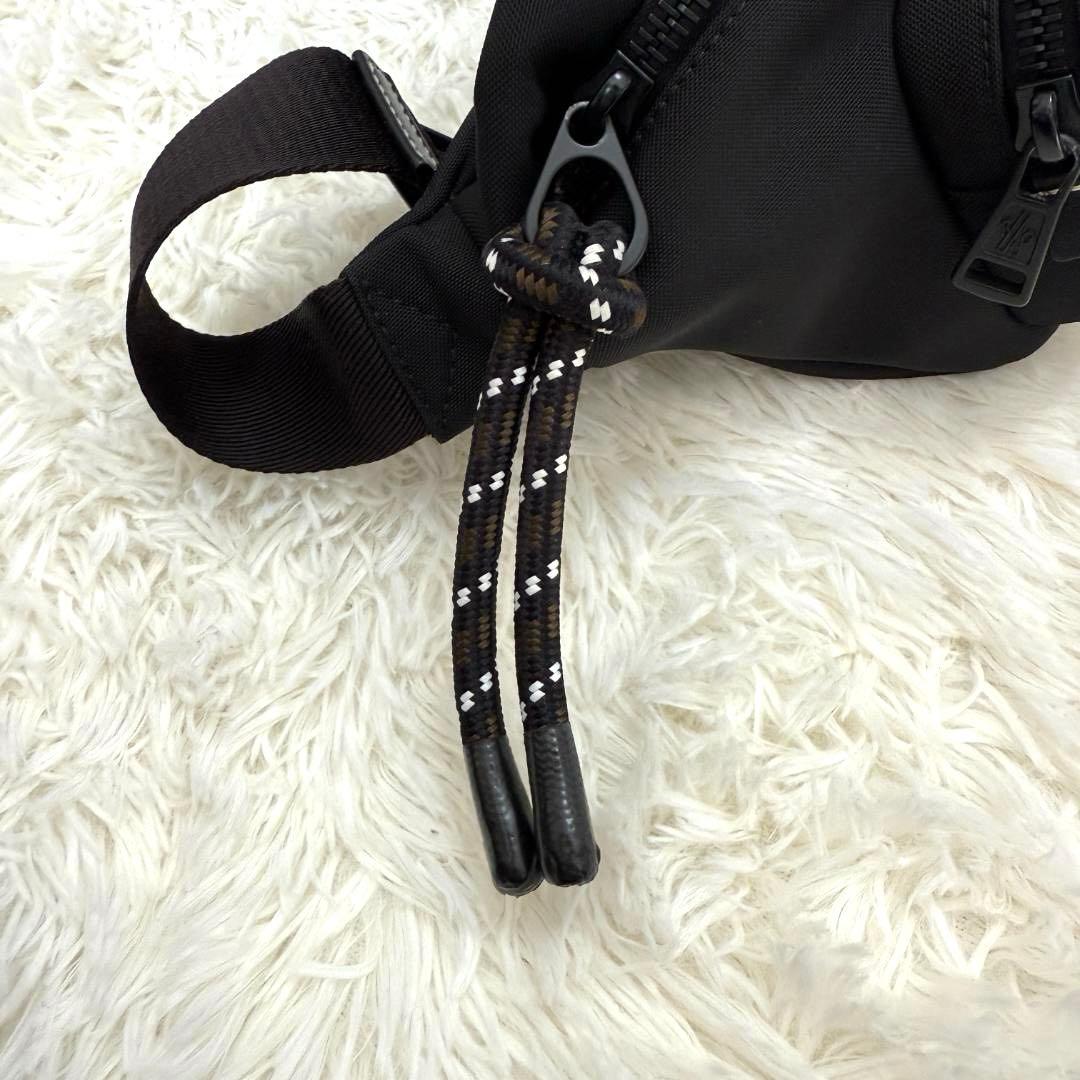 Kazuhiro505様✨MONCLER ボディバッグ ウエストポーチ - メルカリ