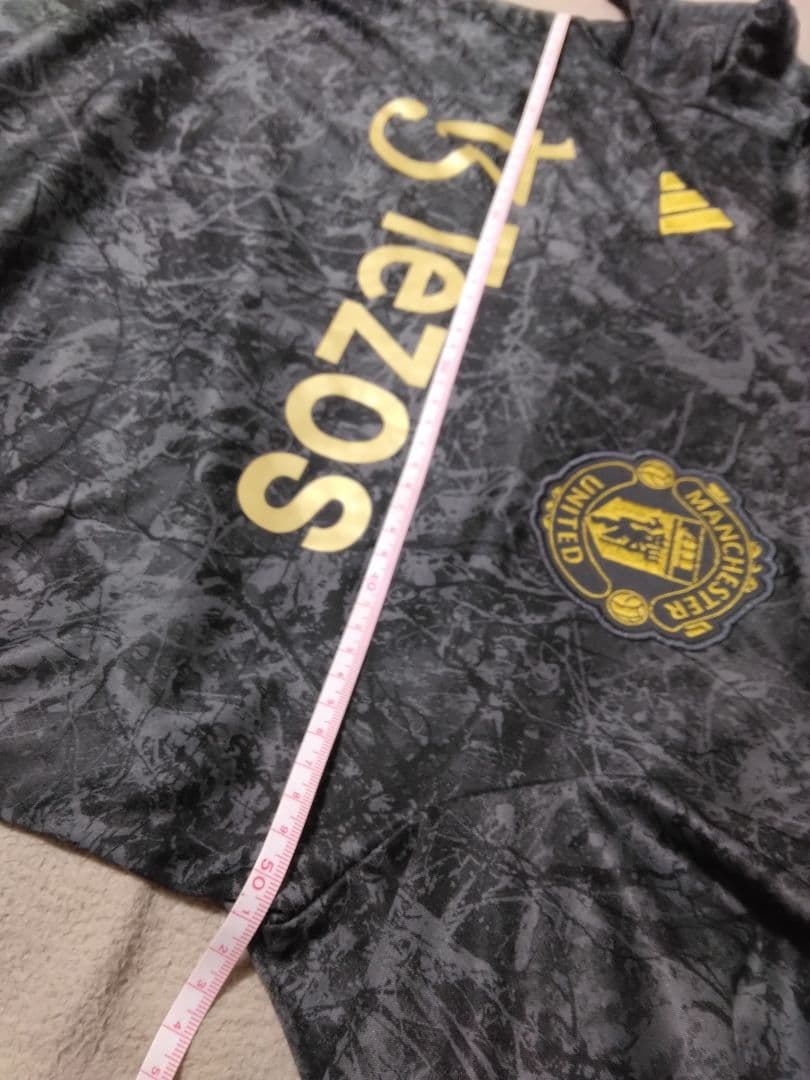 ウェア Manchester Utd x Stone Roses by Adidas