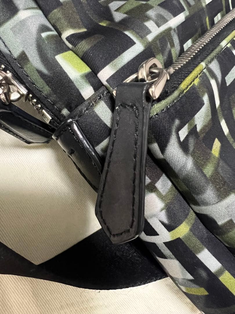 FENDIズッカ カモフラージュボディーバックワンショルダー♡ナイロンブラック