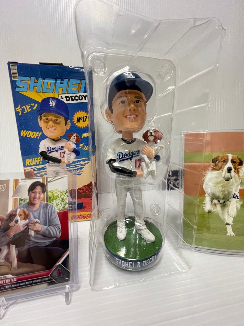 大谷翔平&デコピン　ボブルヘッド人形　Toppsカード