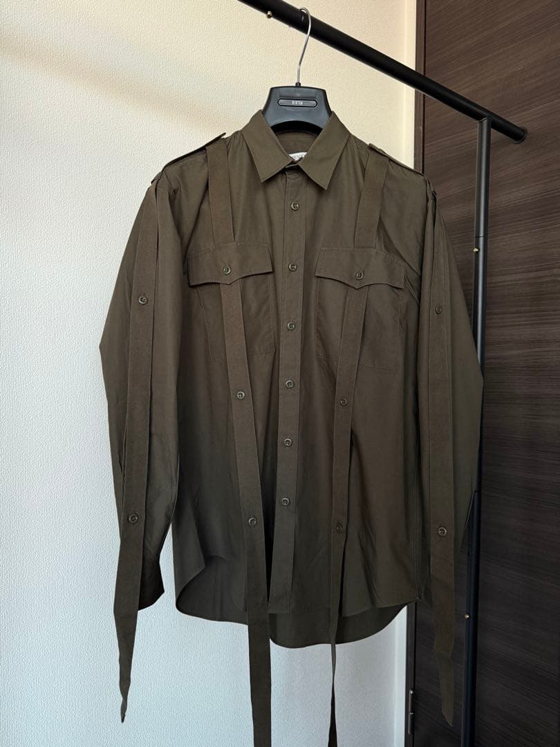 JOHN LAWRENCE SULLIVAN ストラップ付きシャツ