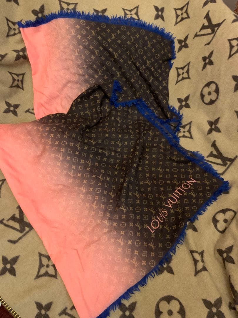 LOUIS VUITTON ルイヴィトン ストール 約128×178 タグ外れ