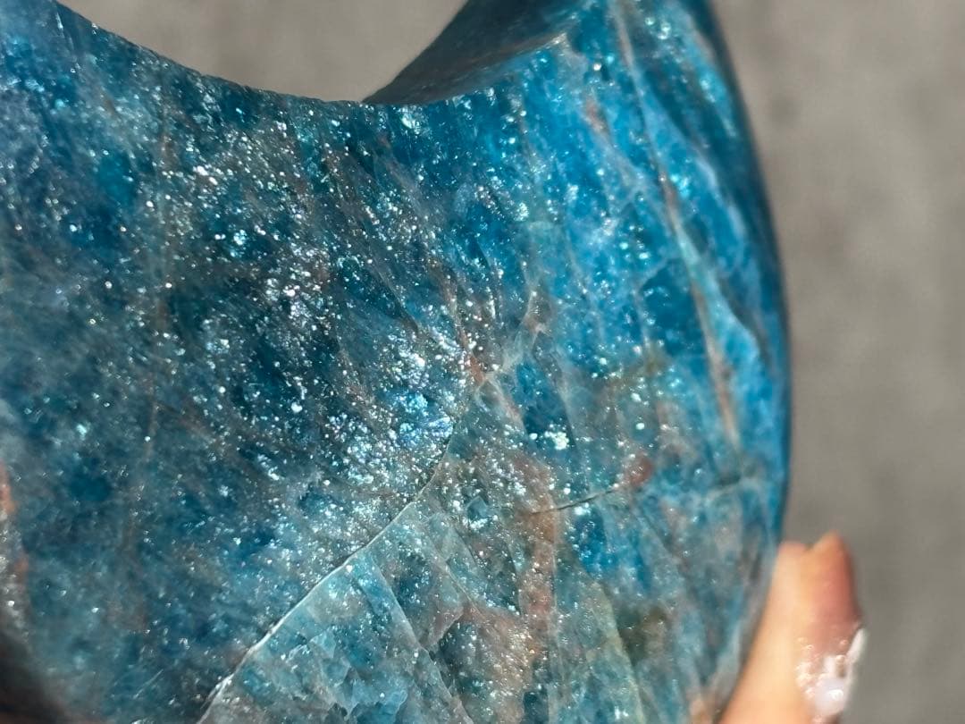 《ブルーアパタイト 三日月＊濃淡ブルー×ピンク共生＊シラー輝く月》