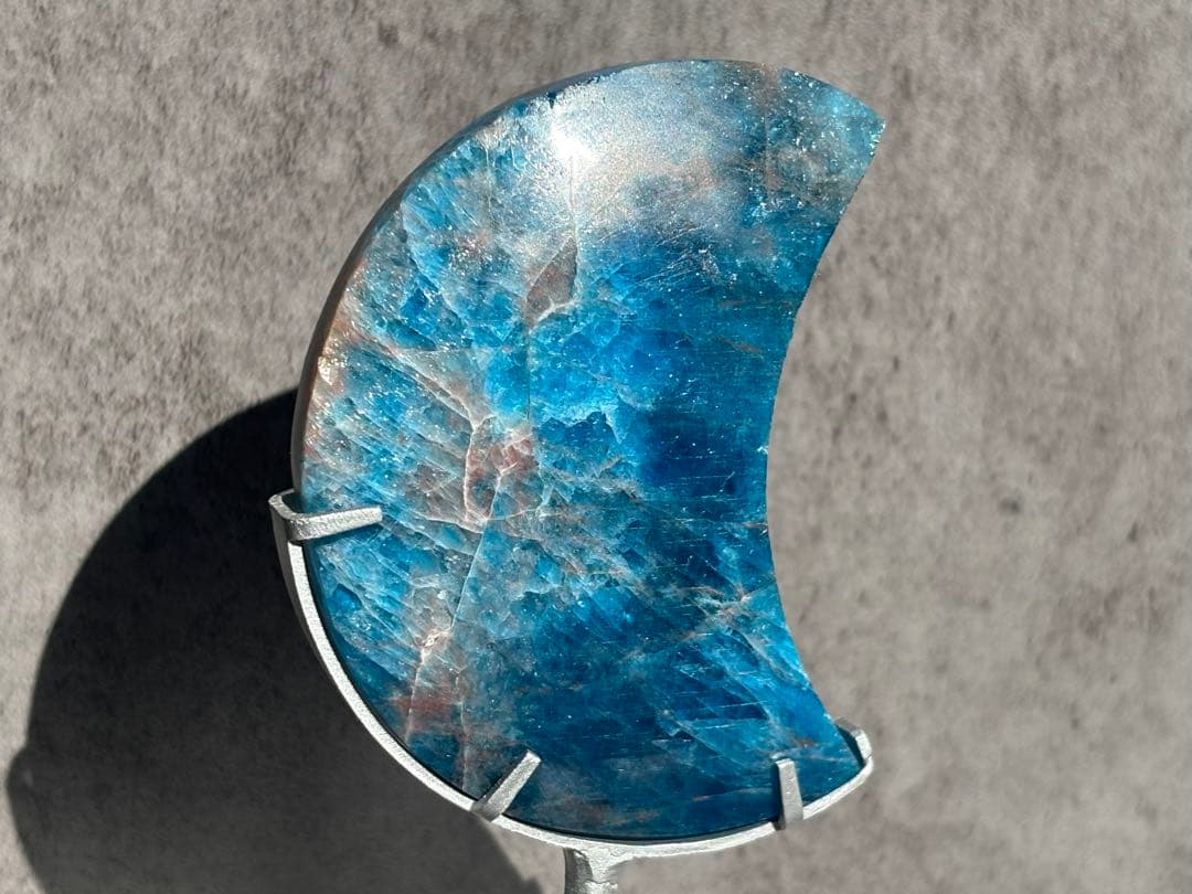 《ブルーアパタイト 三日月＊濃淡ブルー×ピンク共生＊シラー輝く月》