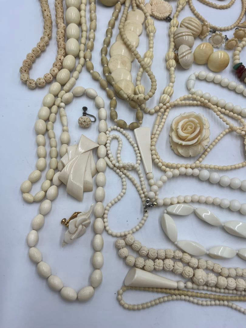 象牙調 象牙風 アクセサリー 約990g 大量 おまとめ ジュエリー ジャンク