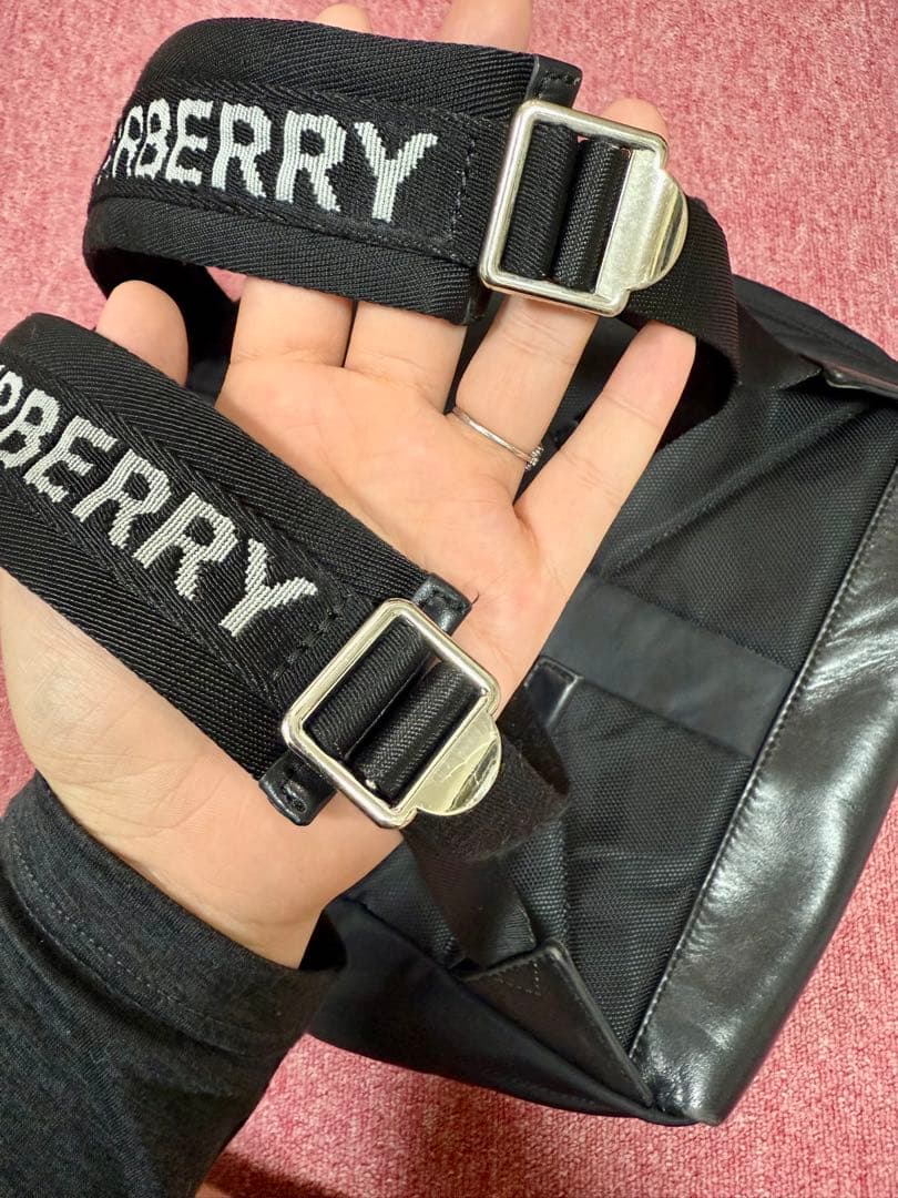 BURBERRY ブラック バックパック