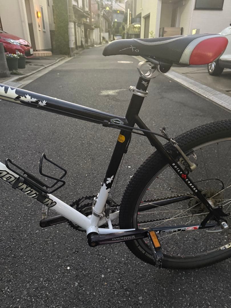 カナダ製　ロッキーマウンテンバイク ブリザードST3　タイヤ新品