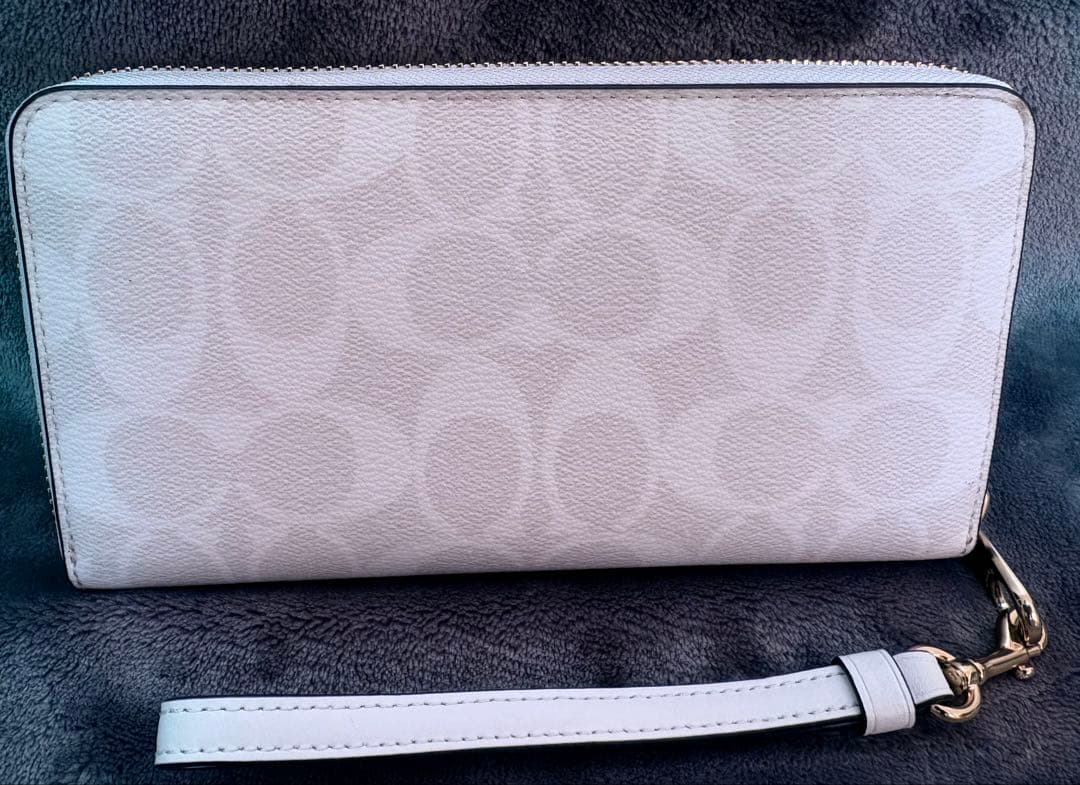 【美品】COACH コーチ ロゴ入り 長財布 ホワイト レディース　正規品