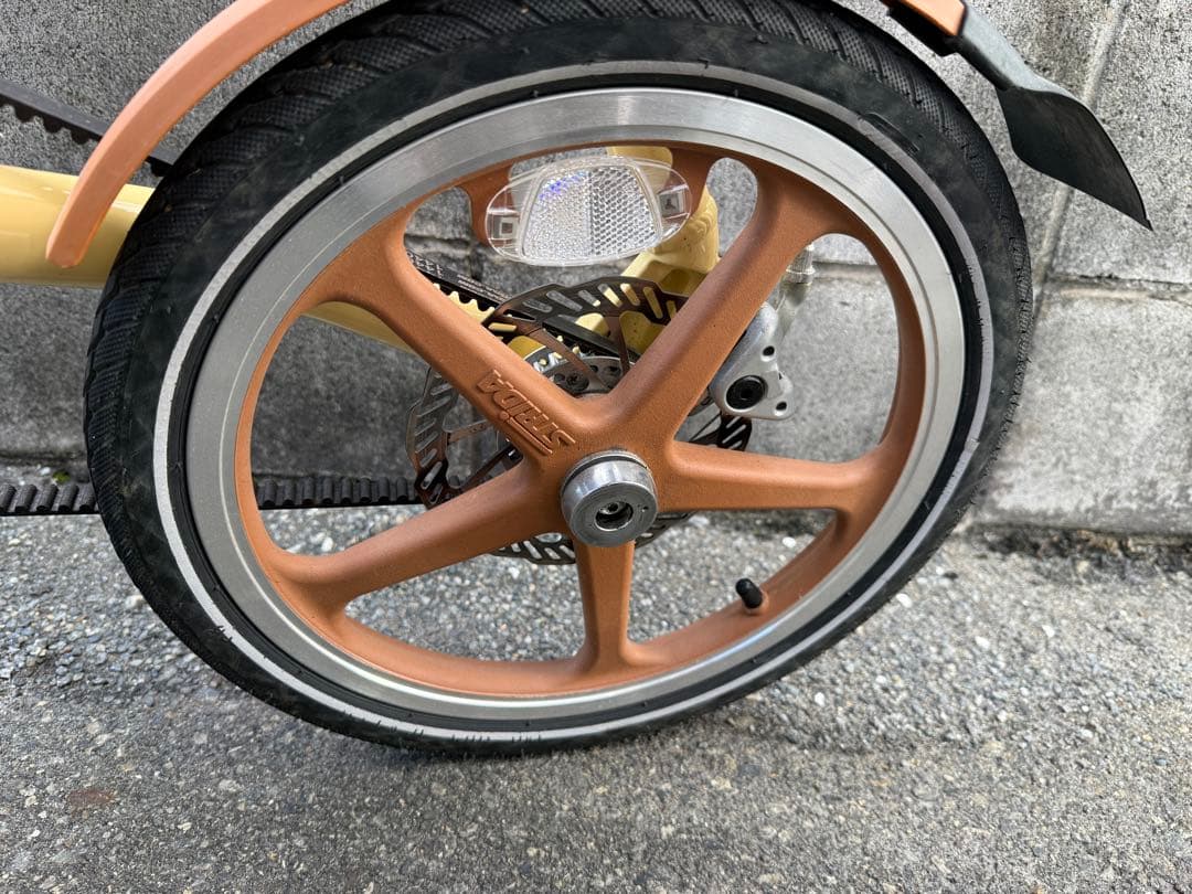 新春初売りセール STRIDA LT 16折りたたみ自転車 廃盤カラー クリーム