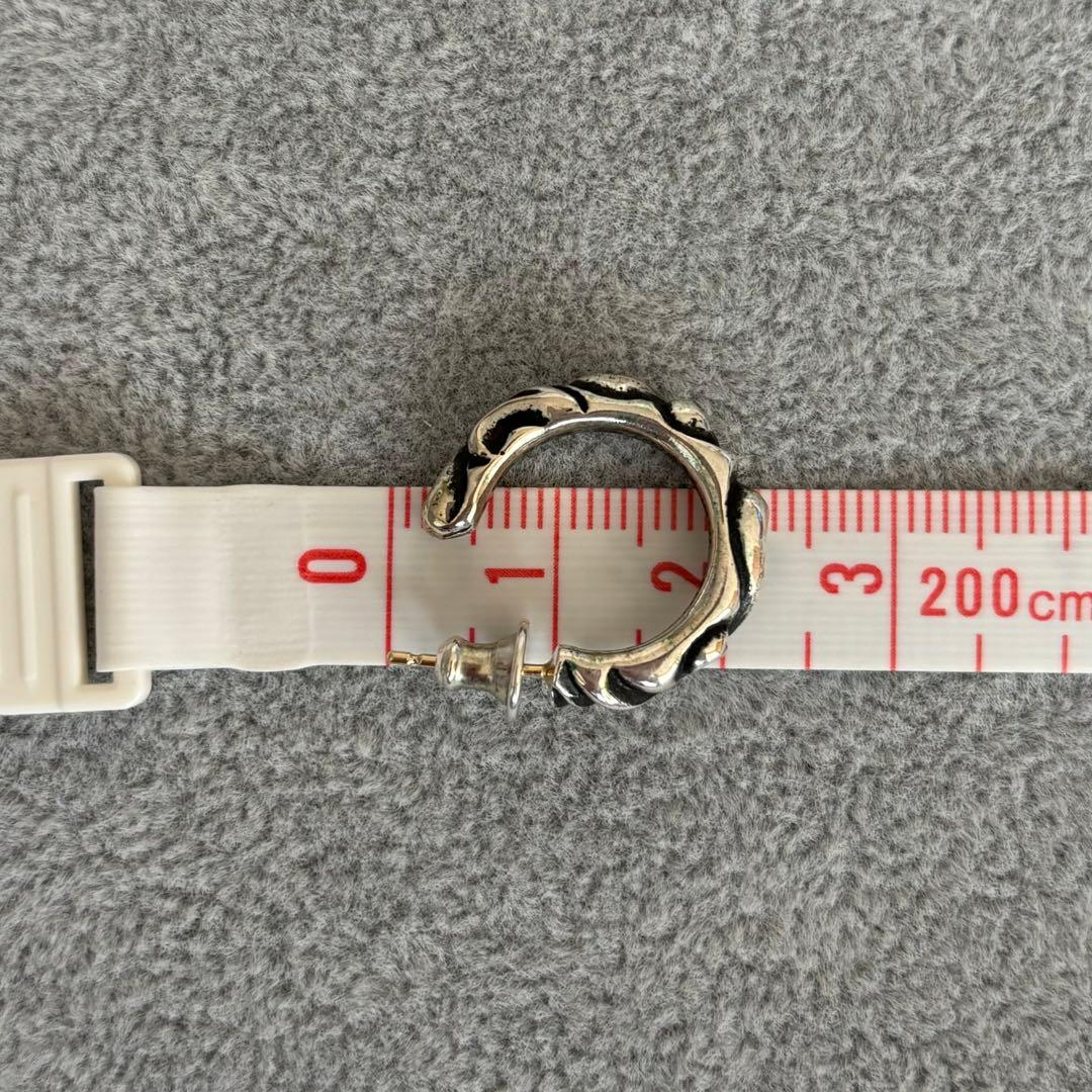 クロムハーツ スクロールフープピアス (片耳用)