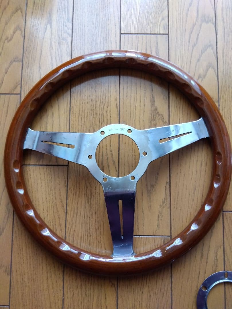 【NARDI Classic】32.5Φ〜 33Φ ウッドステアリング　ナルディ