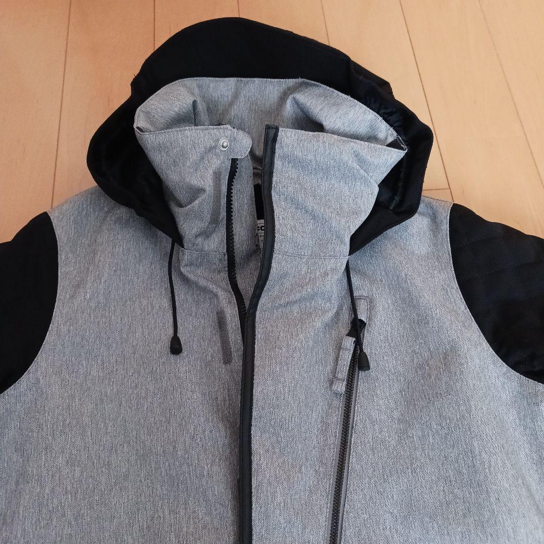 【美品】VOLCOM スノーボードウェアジャケット レディースＳサイズ