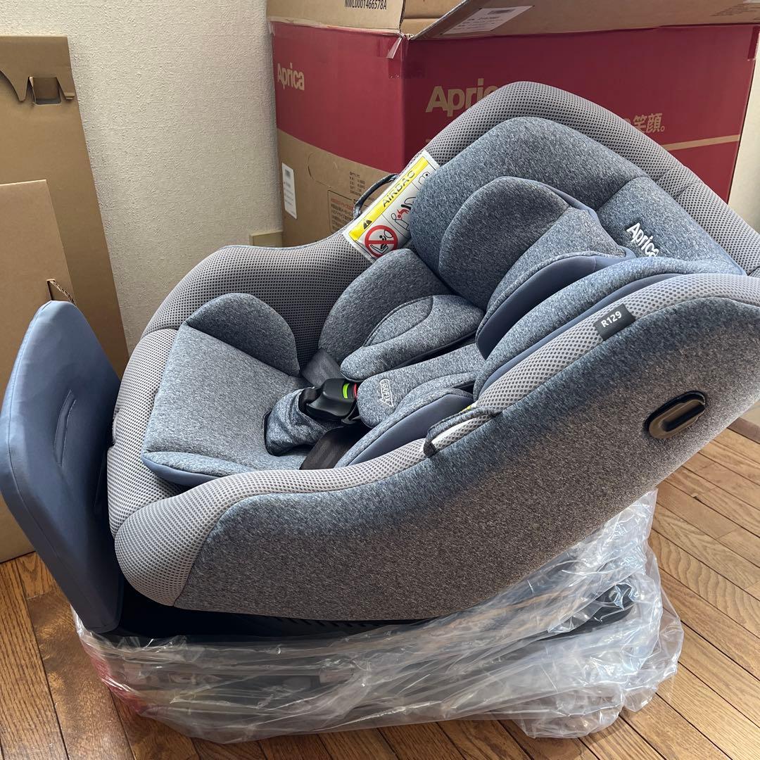 【美品】Aprica クルリラ プラス ライト R129 チャイルドシート