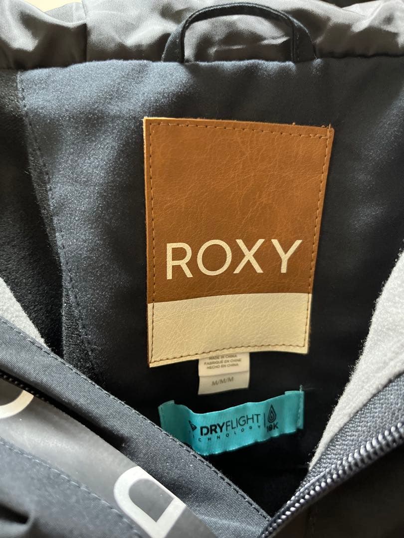新品 ROXY スノーボードウェア　ファージャケット　HYDROSMART M