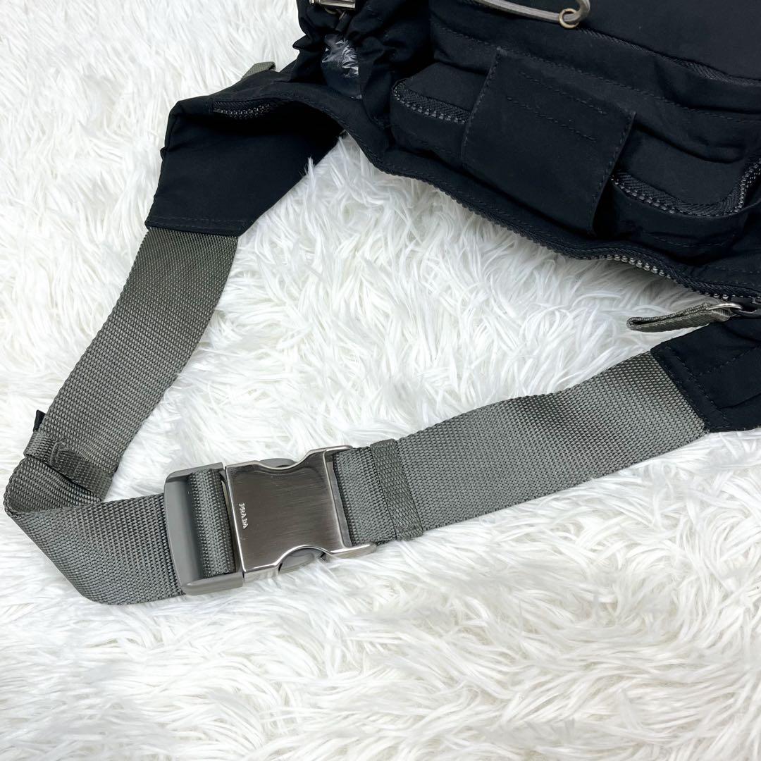 美品 プラダスポーツ ウエストバッグ ナイロン ブラック ロゴワッペン