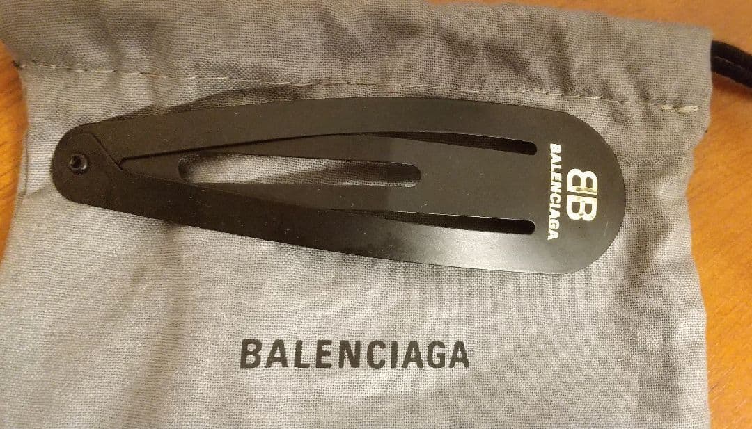 BALENCIAGA BB ヘアピン 黒 収納袋付き