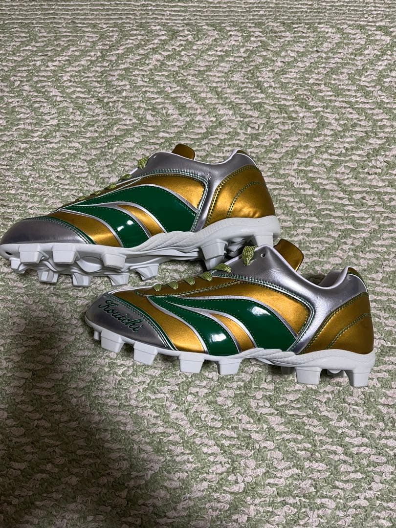 Slugger スパイクシューズ ゴールド/シルバー