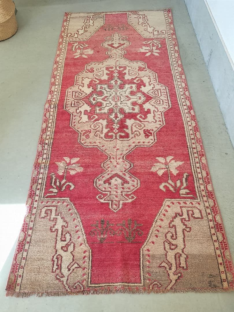 大きめ/希少/レッドとベージュのアヴァノスラグ　ヴィンテージラグNo.734