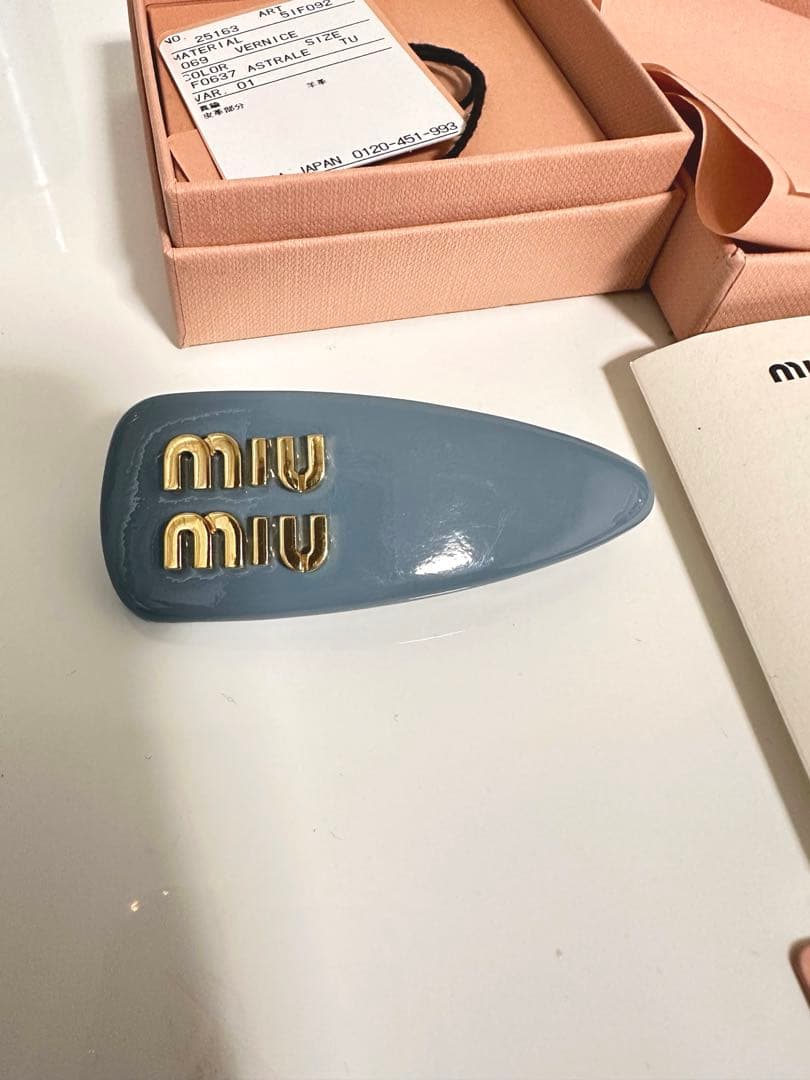 miumiuヘアピンバレッタ