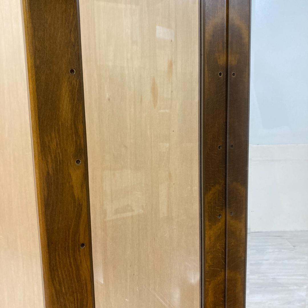 【カリモク】コロニアル　飾り棚　キャビネット　照明付き