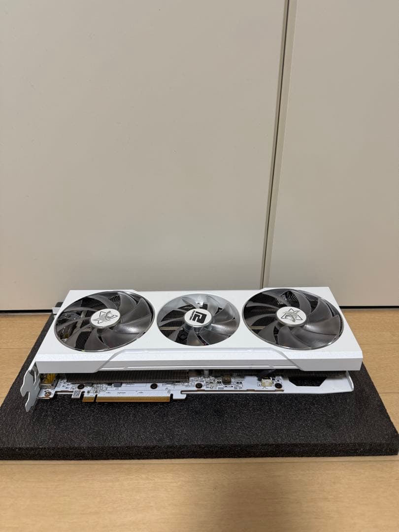 グラフィックボード・グラボ・ビデオカード PowerColor Radeon RX6700XT White