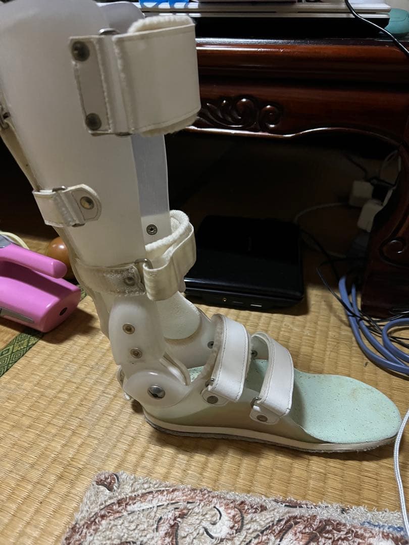 左足用　装具　アキレス鍵断裂後等の装具