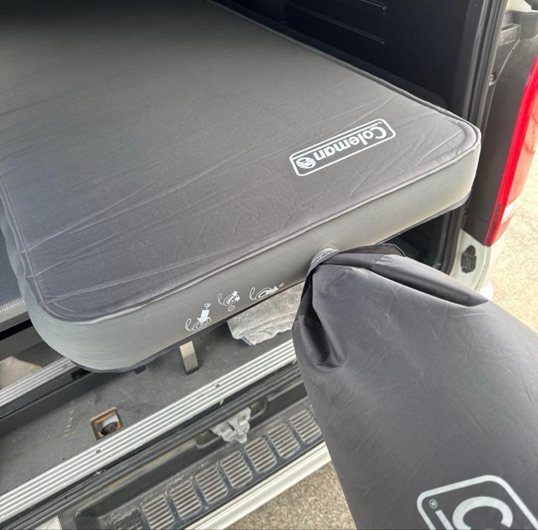 Coleman キャンピングインフレーター マット シングル　グレー