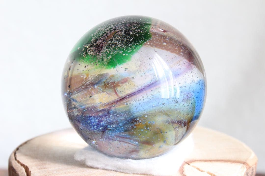 シエラネバダ産アンダラクリスタル　マルチカラー　スフィア　大きめ