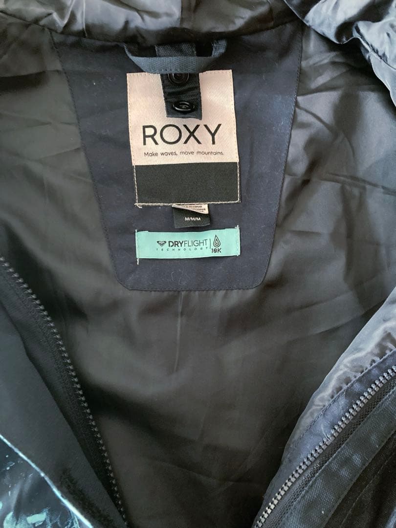 【新品】ロキシー　ジャケット　スノボウェア　M